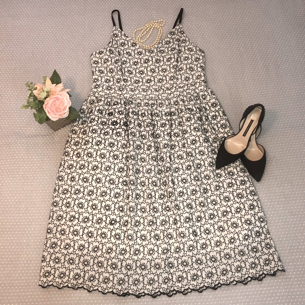 City Chic | White w black flowers cotton dress